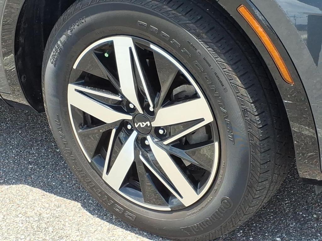 used 2023 Kia Sorento car, priced at $26,995