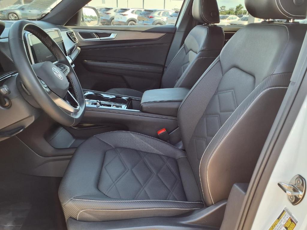 used 2025 Volkswagen Atlas Cross Sport car, priced at $27,995