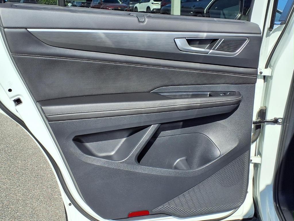 used 2025 Volkswagen Atlas Cross Sport car, priced at $27,995