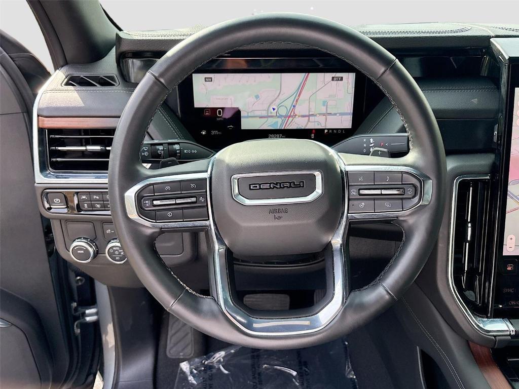 used 2025 GMC Yukon car, priced at $60,997