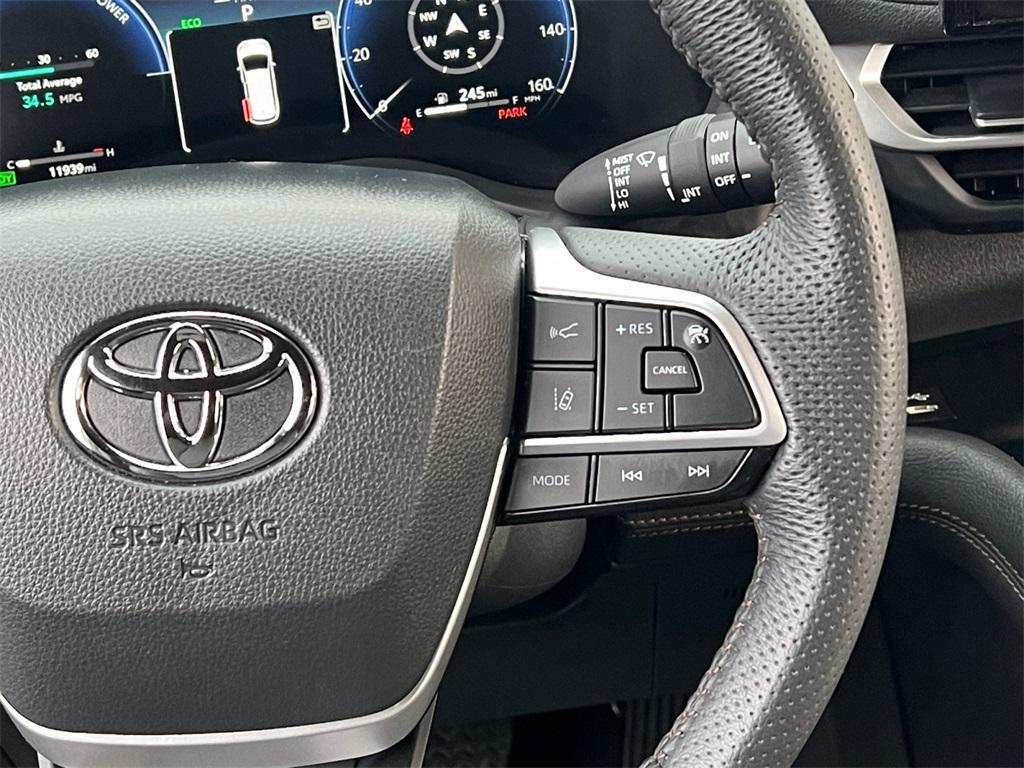 used 2025 Toyota Sienna car, priced at $49,213