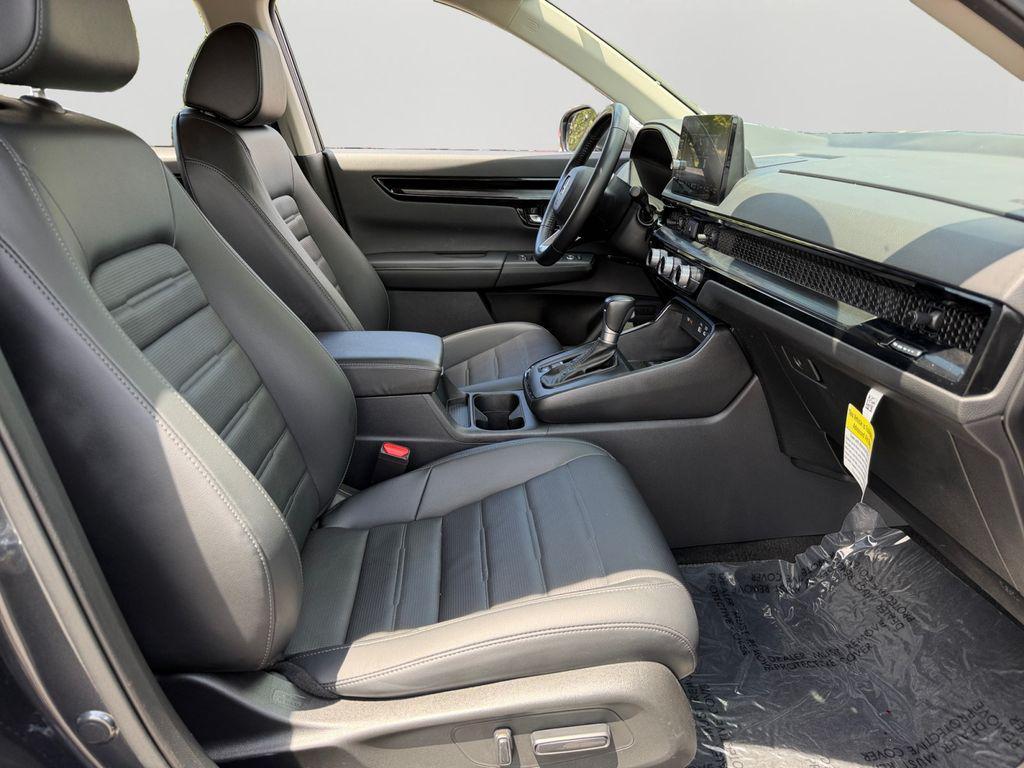 used 2025 Honda CR-V car, priced at $33,299