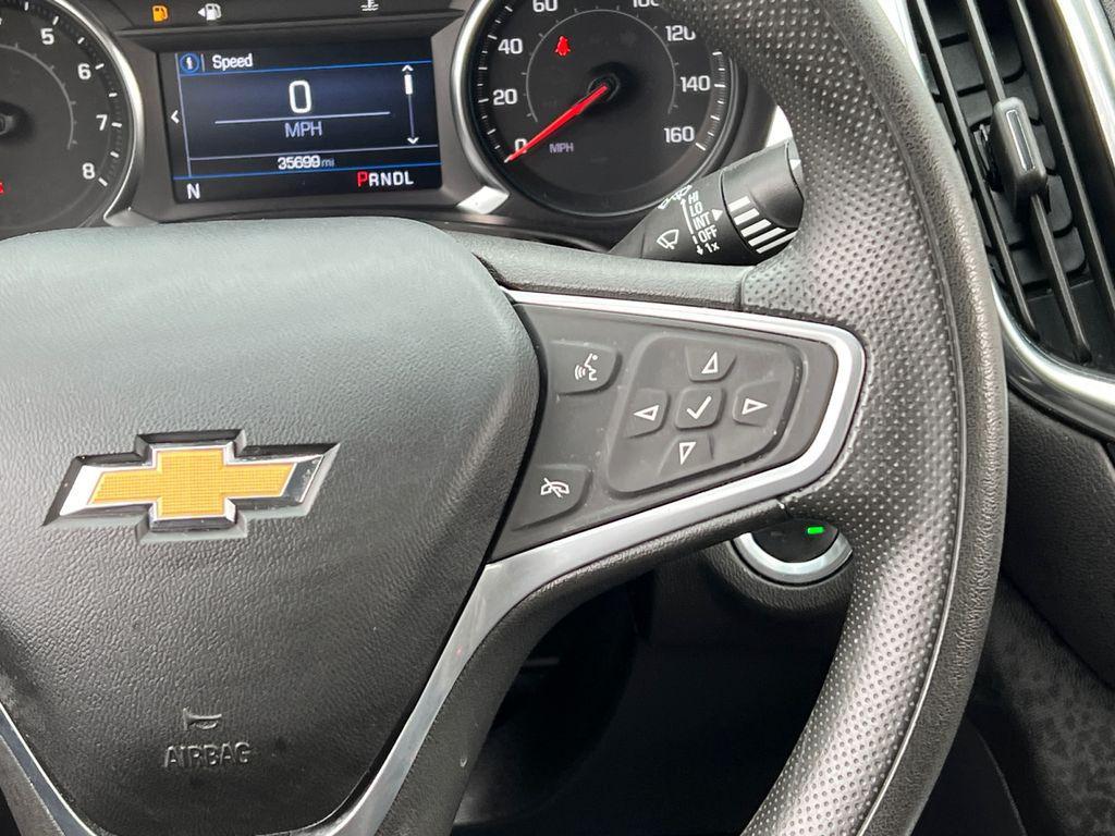 used 2022 Chevrolet Equinox car, priced at $16,999