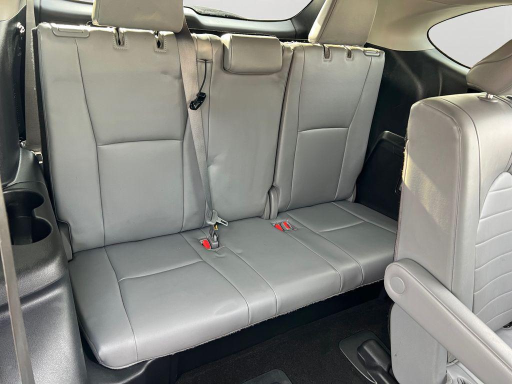 used 2023 Toyota Highlander car, priced at $35,899