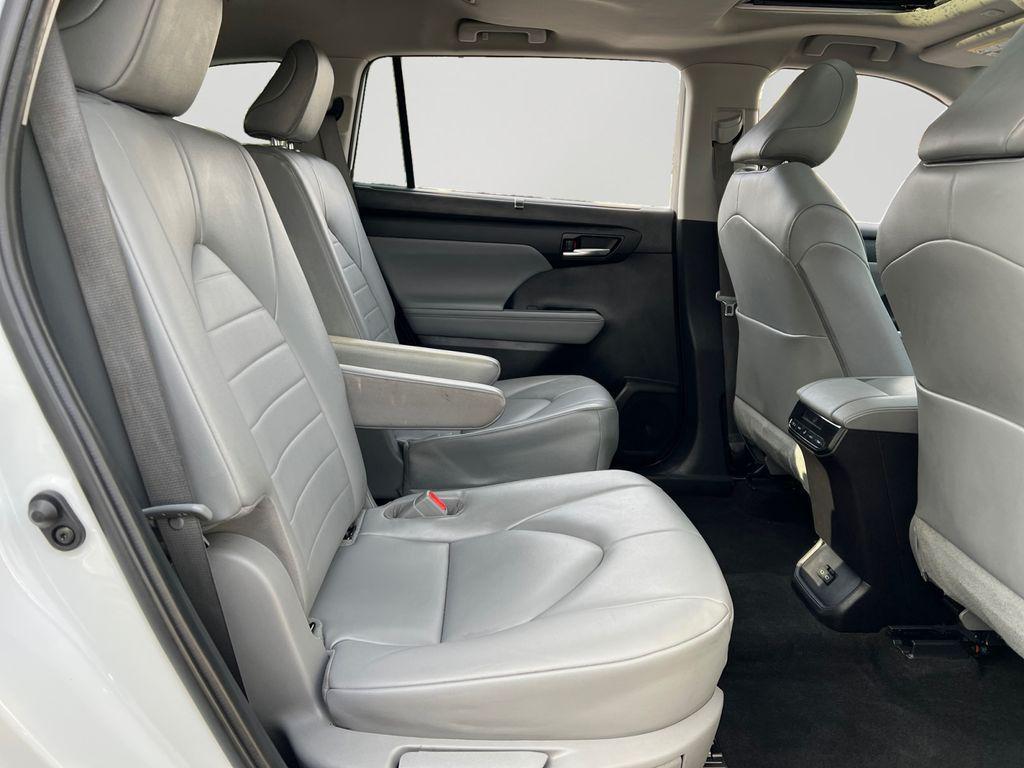 used 2023 Toyota Highlander car, priced at $35,899