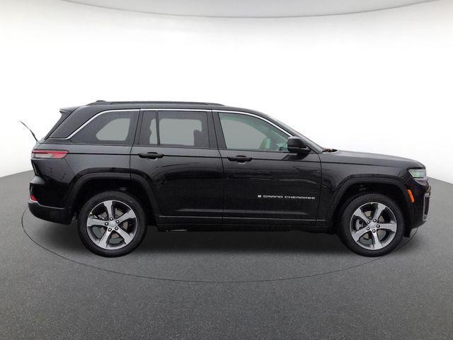 new 2026 Jeep Grand Cherokee car, priced at $50,083