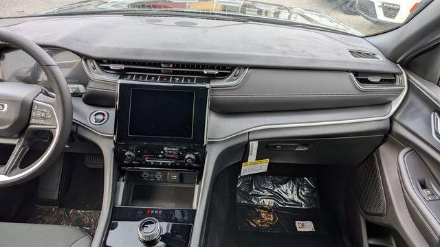 new 2025 Jeep Grand Cherokee car, priced at $44,170