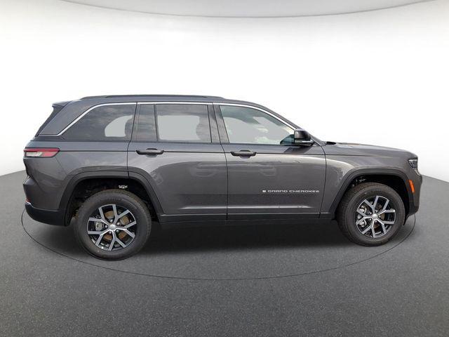 new 2025 Jeep Grand Cherokee car, priced at $47,760