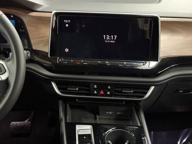 used 2024 Volkswagen Atlas car, priced at $26,000