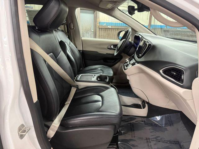 used 2024 Chrysler Pacifica car, priced at $27,650