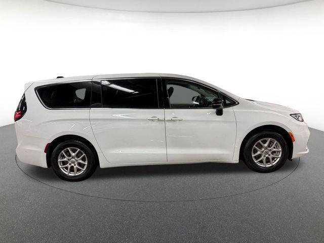 used 2024 Chrysler Pacifica car, priced at $27,650