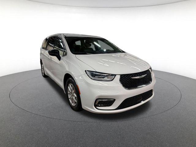 used 2024 Chrysler Pacifica car, priced at $27,650