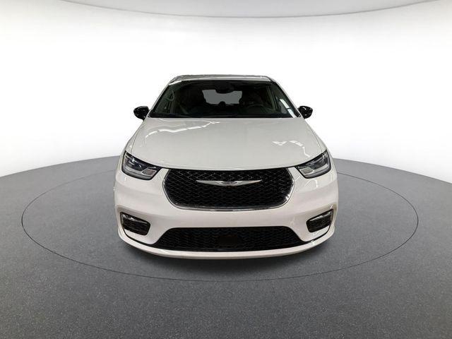 used 2024 Chrysler Pacifica car, priced at $27,650