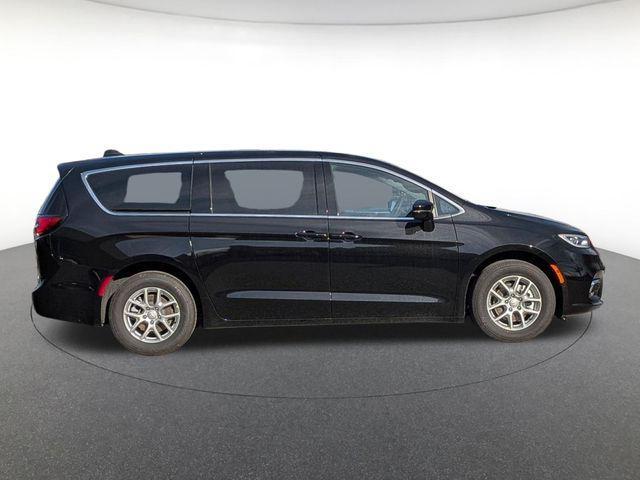 new 2026 Chrysler Pacifica car, priced at $44,160