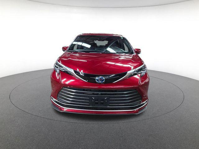 used 2025 Toyota Sienna car, priced at $54,900