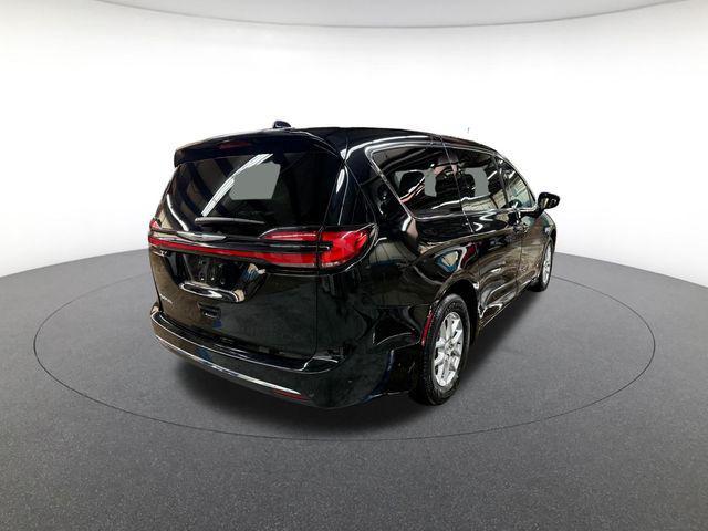used 2024 Chrysler Pacifica car, priced at $28,500