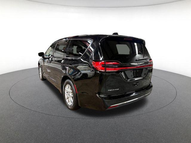 used 2024 Chrysler Pacifica car, priced at $28,500