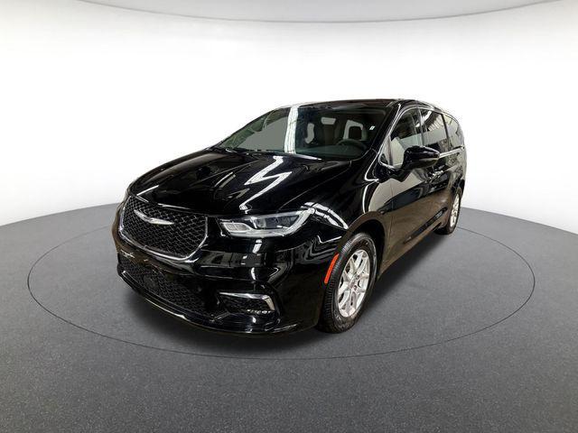 used 2024 Chrysler Pacifica car, priced at $28,500