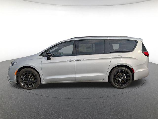 new 2026 Chrysler Pacifica car, priced at $45,585