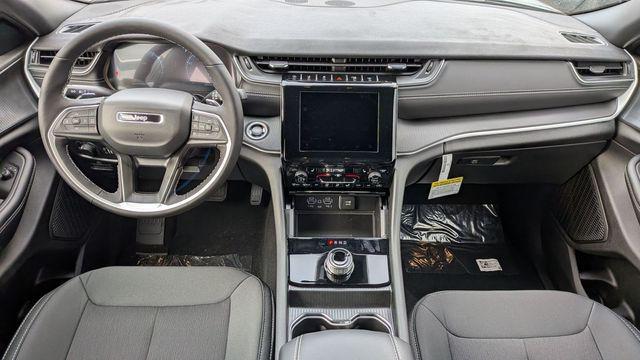 new 2025 Jeep Grand Cherokee car, priced at $44,170