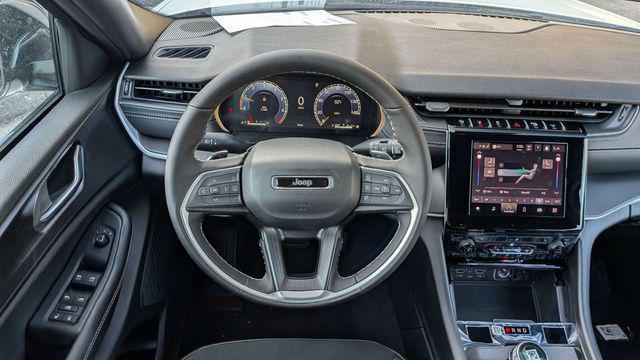 new 2025 Jeep Grand Cherokee car, priced at $43,885