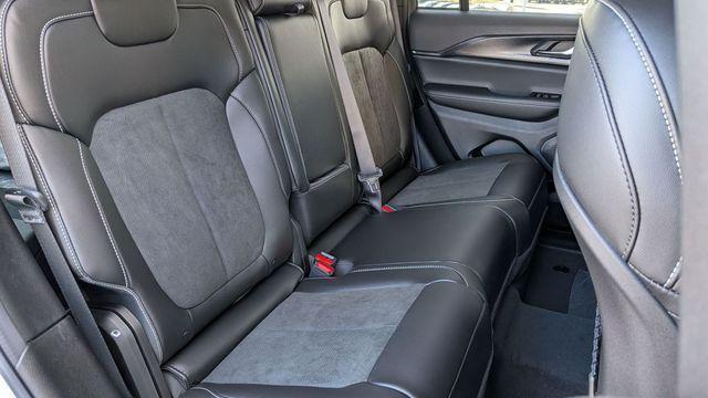 new 2025 Jeep Grand Cherokee car, priced at $43,885