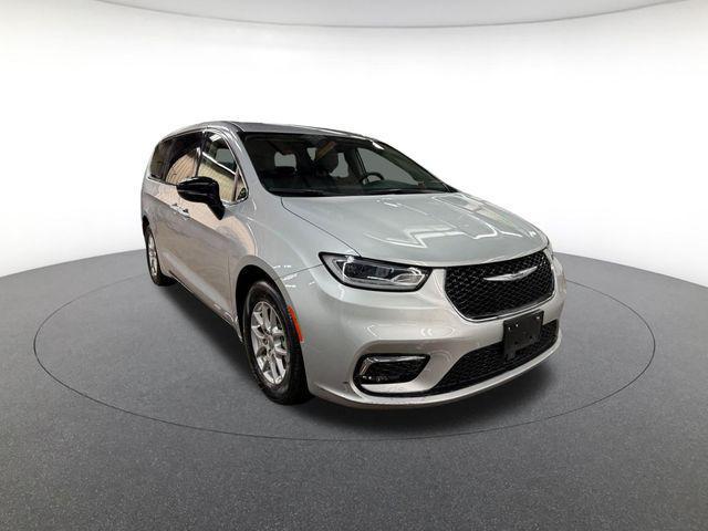 used 2024 Chrysler Pacifica car, priced at $27,000
