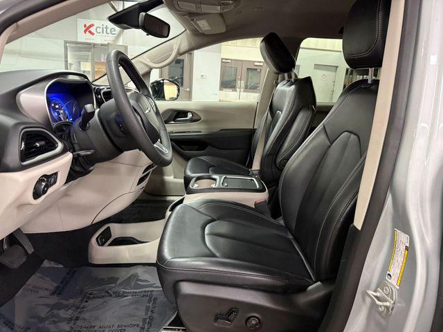 used 2024 Chrysler Pacifica car, priced at $27,000