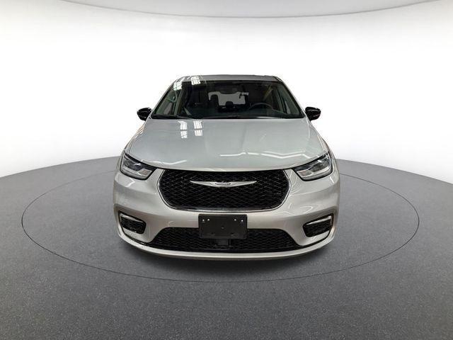 used 2024 Chrysler Pacifica car, priced at $27,000