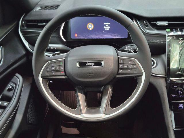 new 2025 Jeep Grand Cherokee car, priced at $40,375