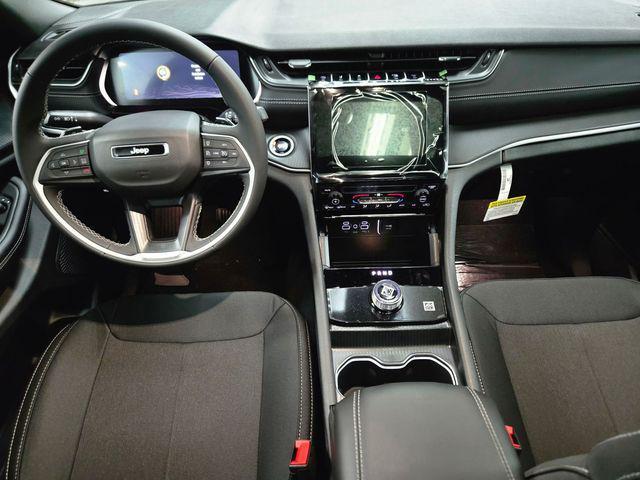 new 2025 Jeep Grand Cherokee car, priced at $40,375