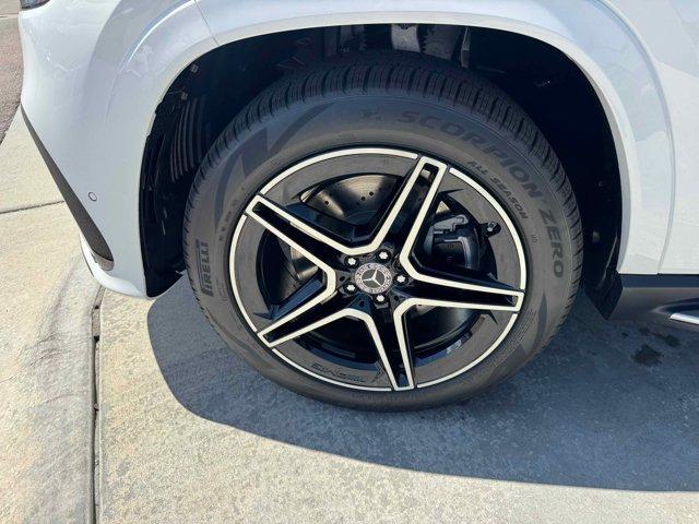 new 2025 Mercedes-Benz GLS 450 car, priced at $100,250