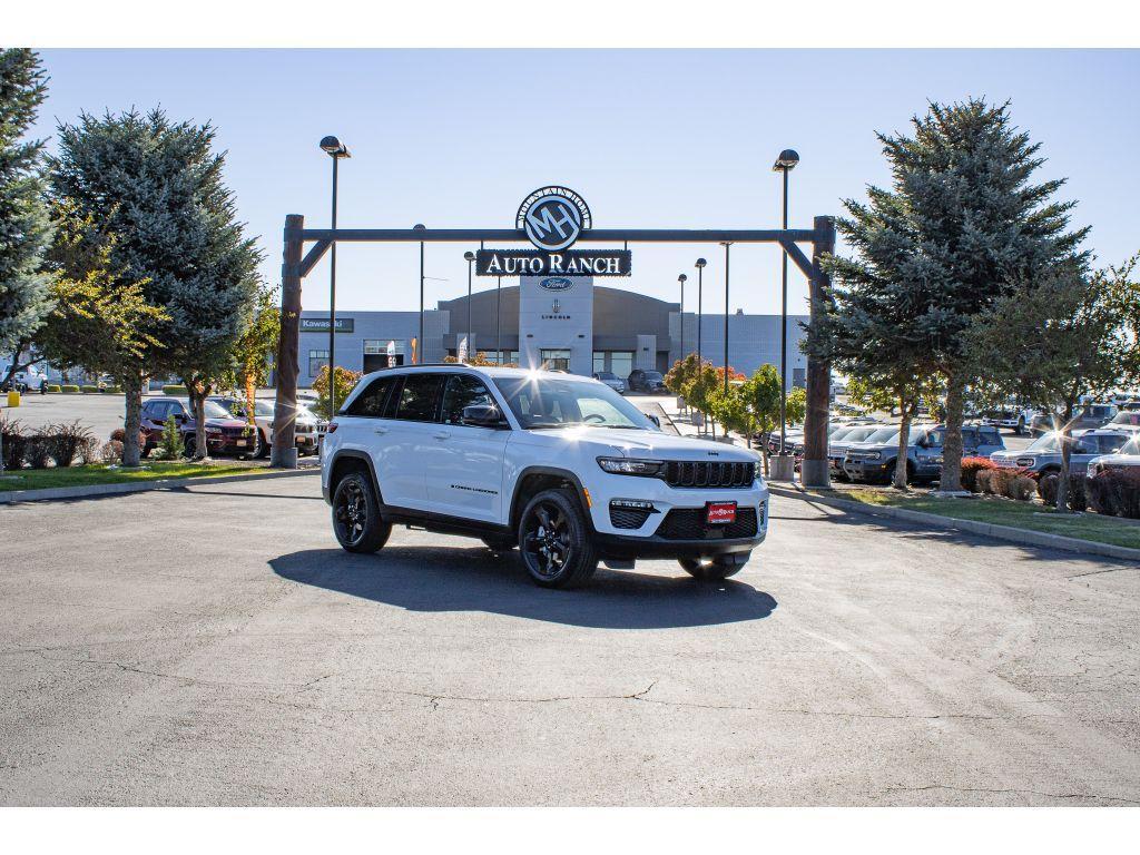new 2025 Jeep Grand Cherokee car, priced at $42,250