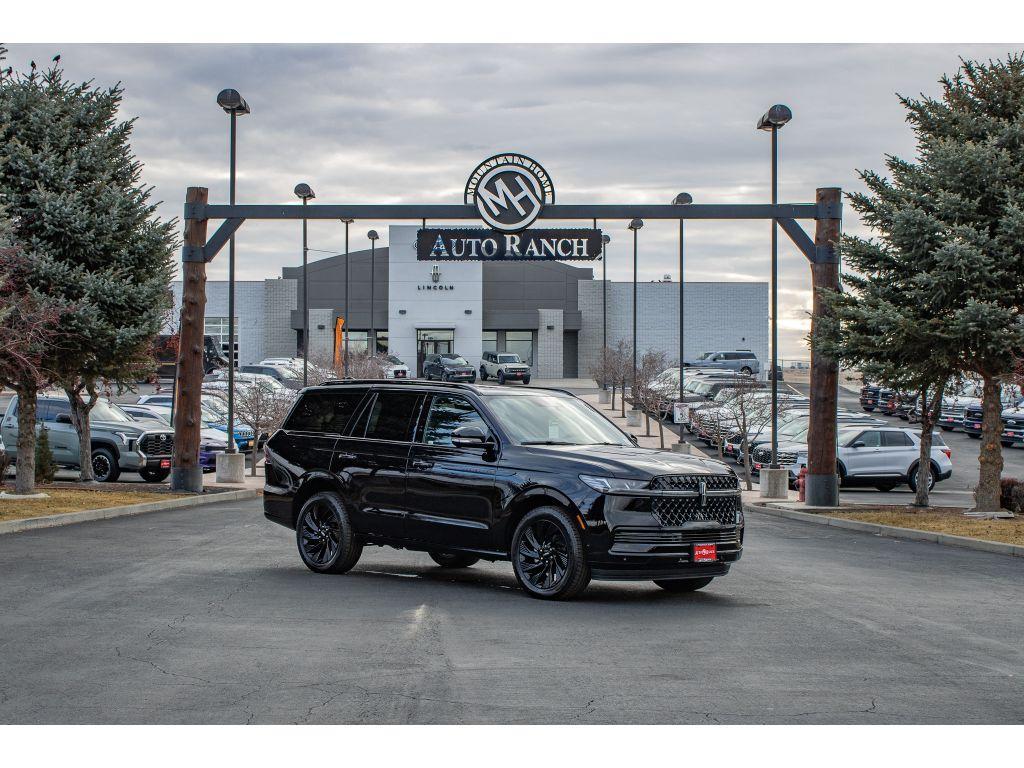 new 2025 Lincoln Navigator car, priced at $98,268