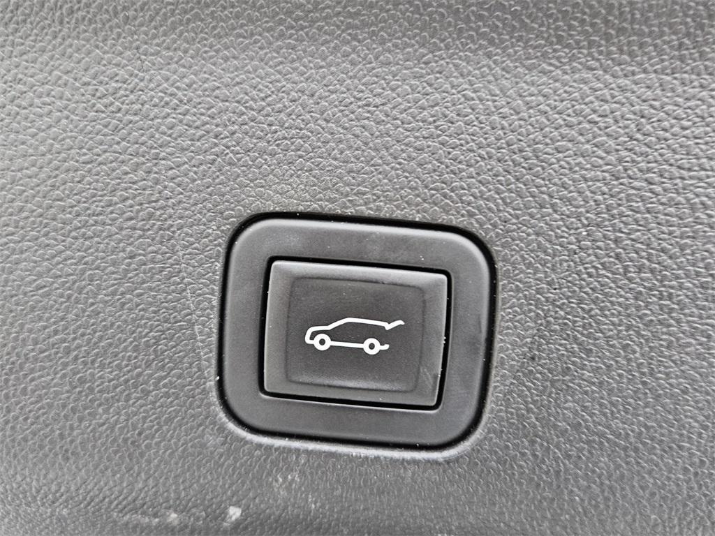 used 2024 GMC Yukon car, priced at $63,921