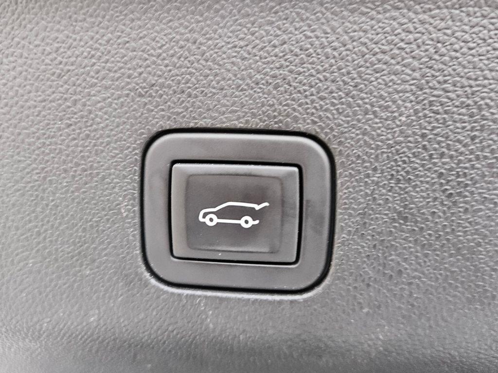 used 2024 GMC Yukon XL car, priced at $70,109