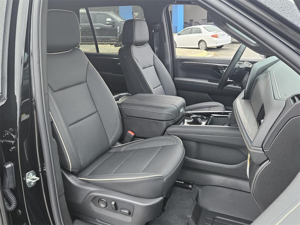 new 2025 Chevrolet Tahoe car, priced at $73,595