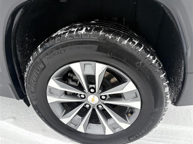 used 2025 Chevrolet Equinox car, priced at $29,500