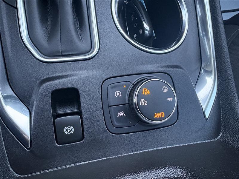 used 2023 Chevrolet Traverse car, priced at $30,500