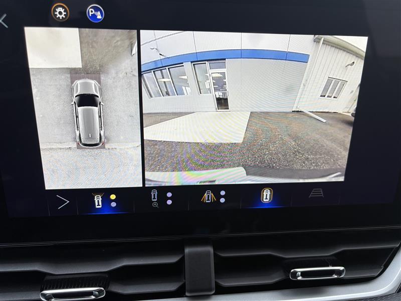 used 2025 Chevrolet Equinox car, priced at $29,500