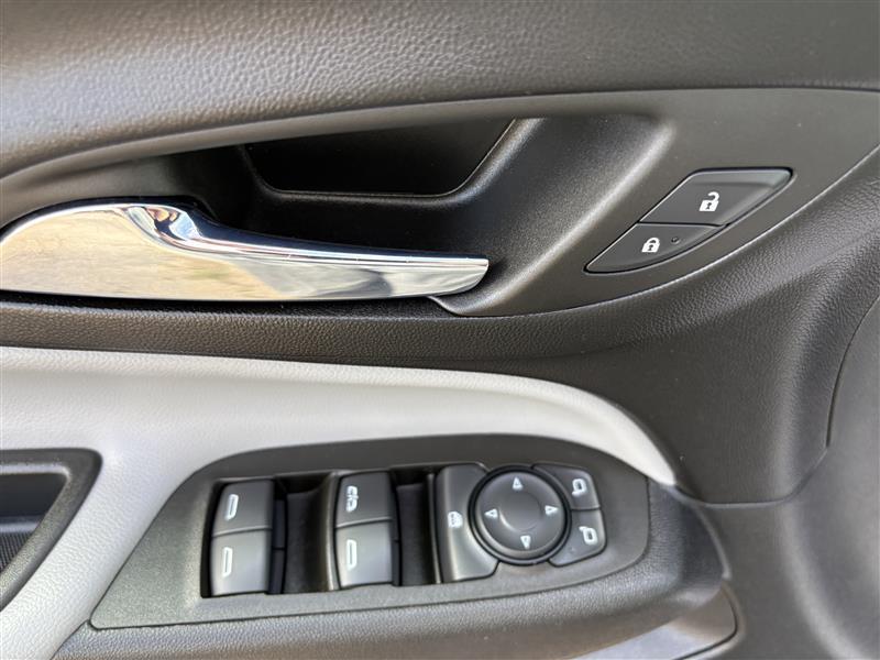 used 2023 Chevrolet Equinox car, priced at $22,000