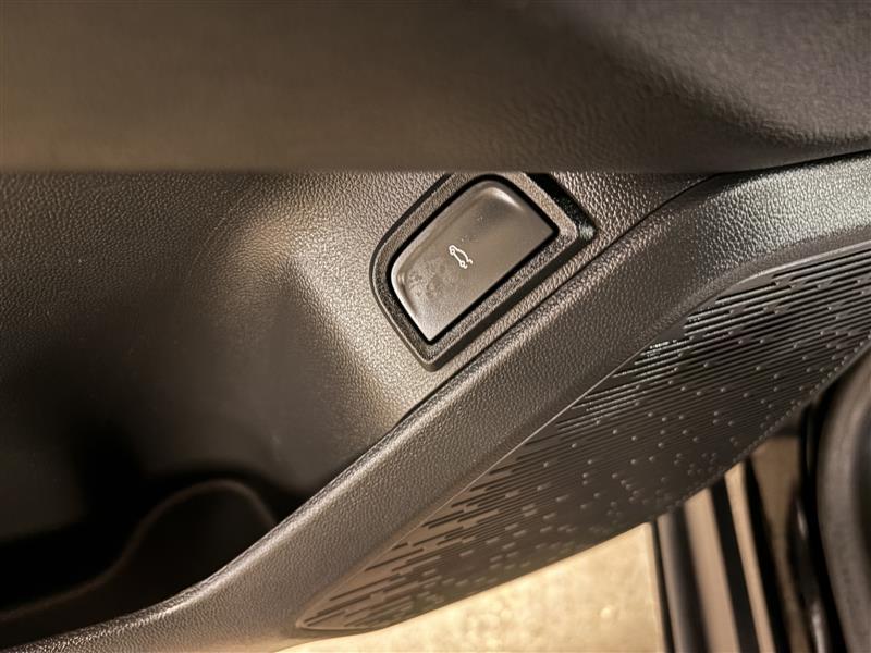 used 2025 Chevrolet Equinox car, priced at $28,500