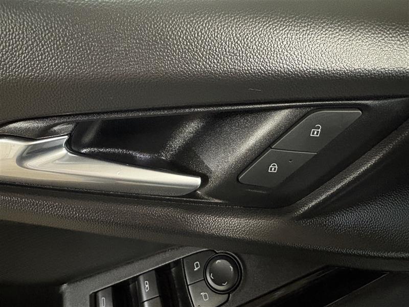 used 2025 Chevrolet Equinox car, priced at $28,500