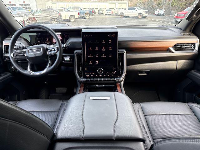 used 2025 GMC Yukon car, priced at $69,995