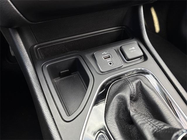 used 2021 Jeep Cherokee car, priced at $16,995