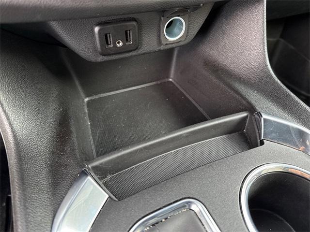 used 2023 Chevrolet Traverse car, priced at $25,995