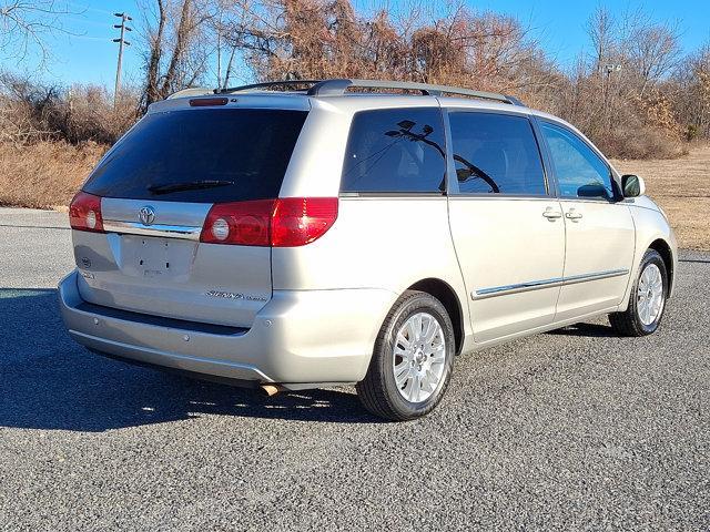used 2007 Toyota Sienna car, priced at $5,000