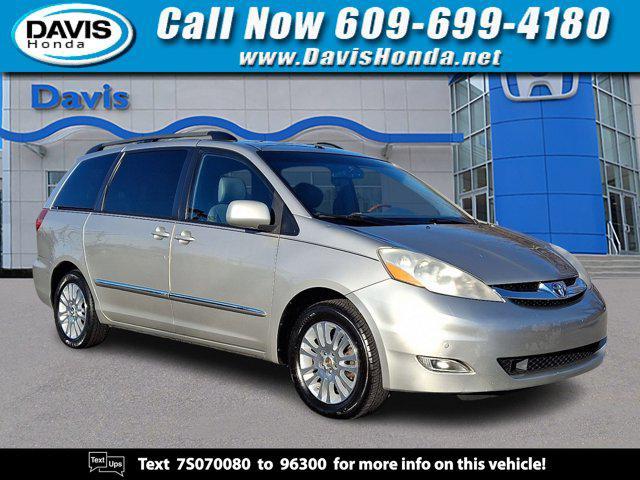 used 2007 Toyota Sienna car, priced at $5,000