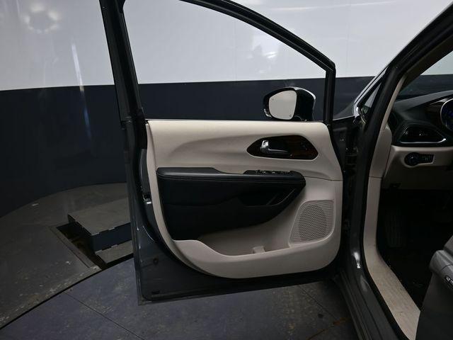 used 2023 Chrysler Pacifica car, priced at $25,575