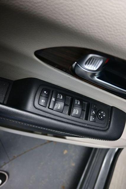 used 2023 Chrysler Pacifica car, priced at $25,575